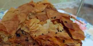 Σαρακατσανικη πίτα με λάχανο τουρσί