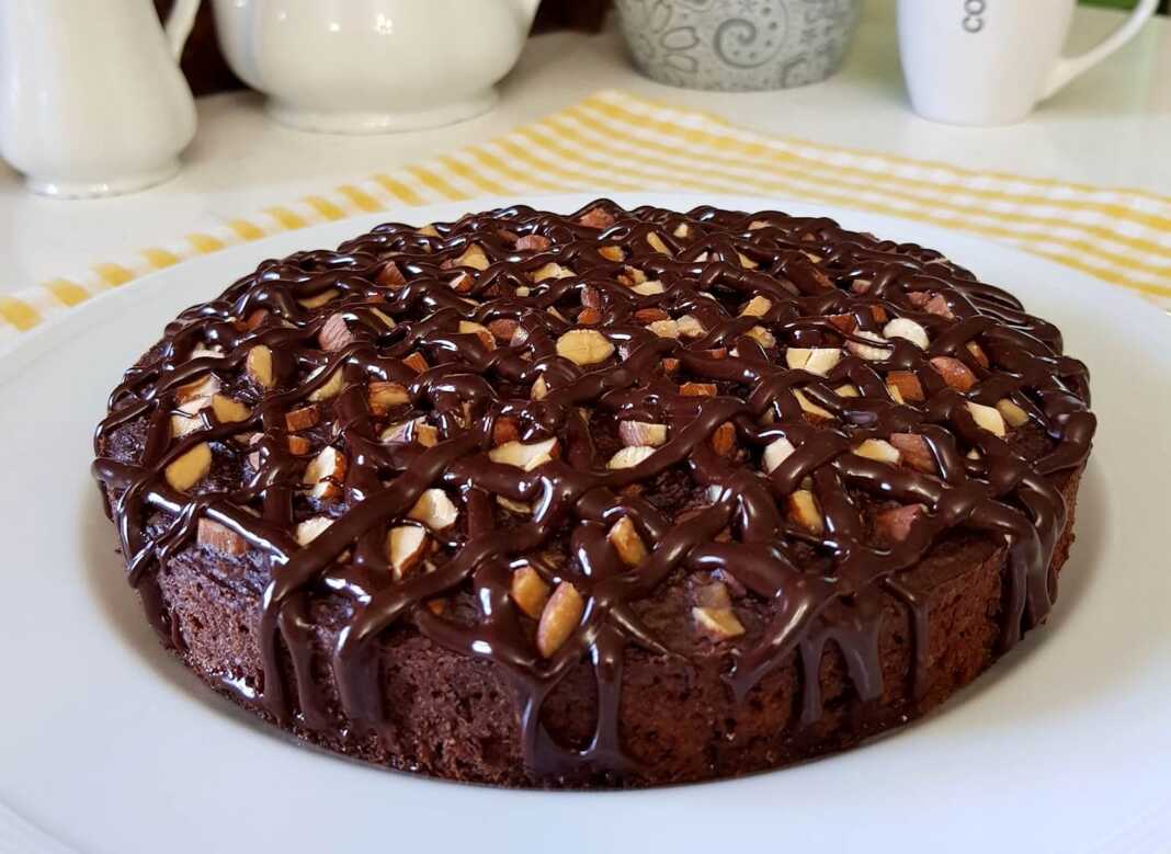 Κέικ διαίτης με βρώμη κακάο και μπανάνες