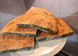 Πιτα γεμιστή με σπανάκι και ανθότυρο ή φέτα 