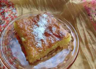 Μια φέτα από αφράτο και ζουμερό ραβανί με σιρόπι και τριμμένη καρύδα.