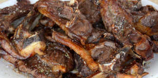 Μαριναρισμένα Αρνίσια Παϊδάκια στο φούρνο