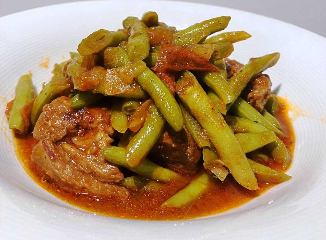 fasolakiaGiaxni Φασολάκια Γιαχνί