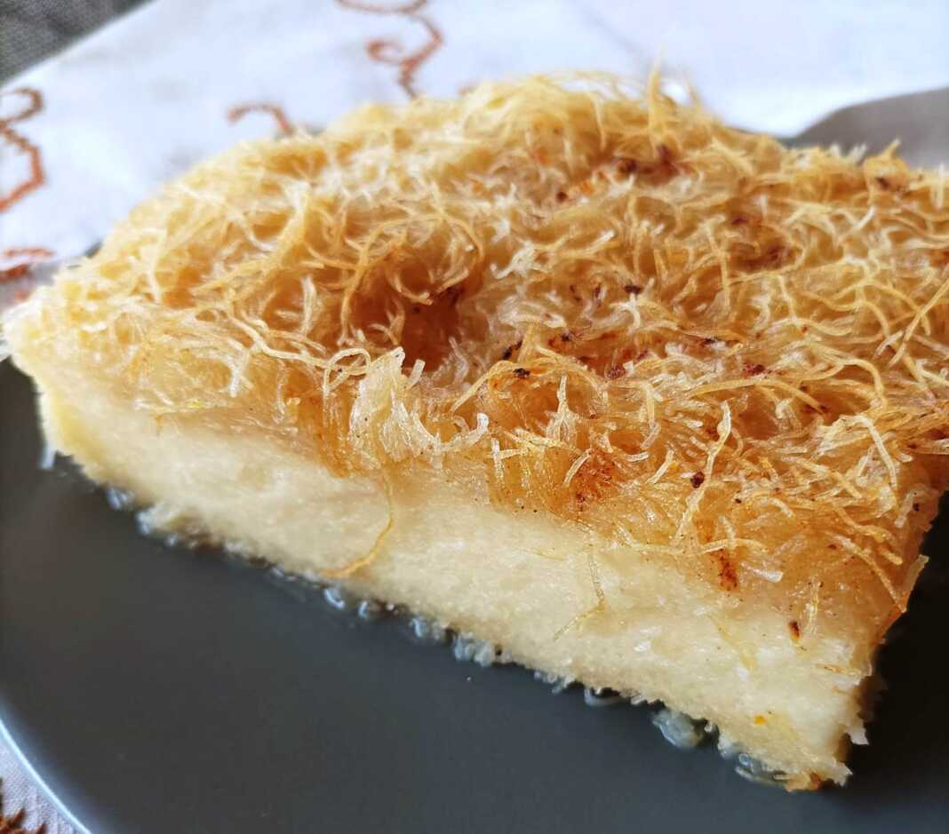 galaktompourekoKantaifi Γαλακτομπούρεκο με Κανταΐφι