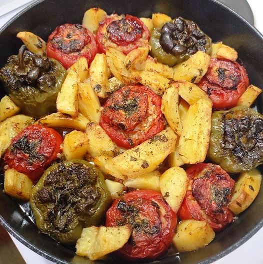 gemista Ντομάτες και πιπεριές γεμιστές