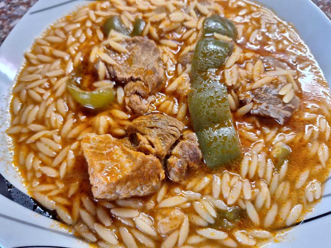 giouvetsiPiperies Γιουβέτσι με πιπεριές