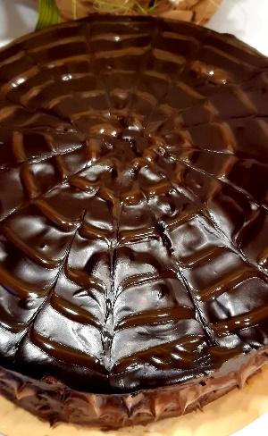 Σοκολατένιο κέικ κεράσι