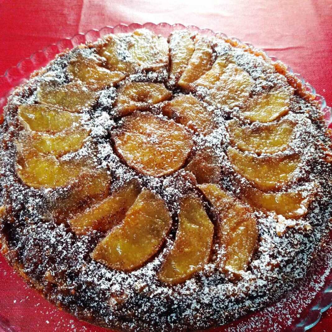 karamelvmeniMilopita Καραμελωμένη Mηλόπιτα