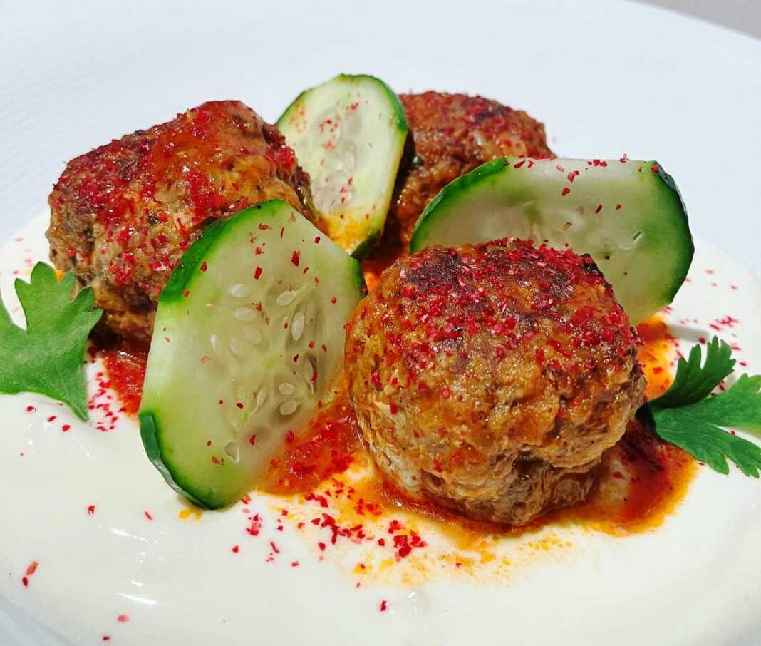 keftedakiaSaltsaGiaoyrtiou Κεφτέδες σε σάλτσα Γιαουρτιού