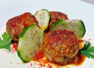 Κεφτέδες σε σάλτσα Γιαουρτιού