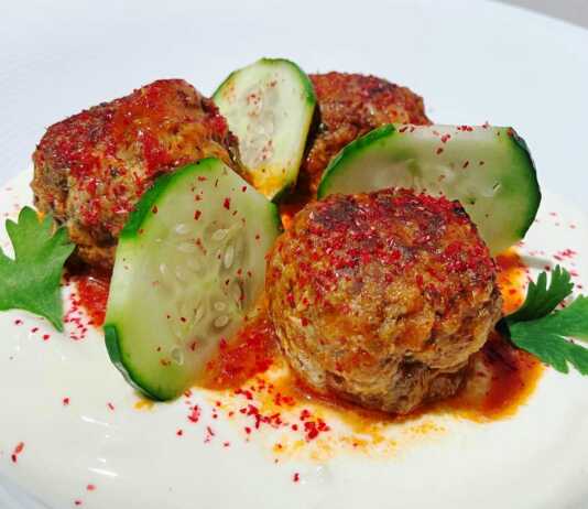 Κεφτέδες σε σάλτσα Γιαουρτιού