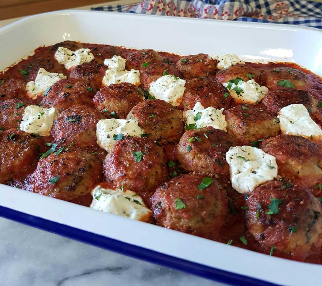 Κεφτέδες με τυρί στο φούρνο