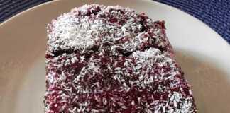 Kέικ με χαρούπι και μήλα