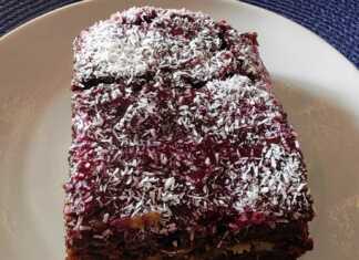 Kέικ με χαρούπι και μήλα