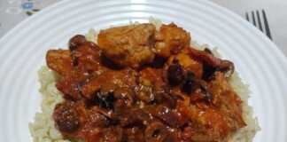 Κοτόπουλο με ελιές και ρύζι σοτέ