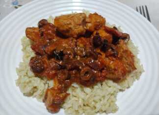 Κοτόπουλο με ελιές και ρύζι σοτέ