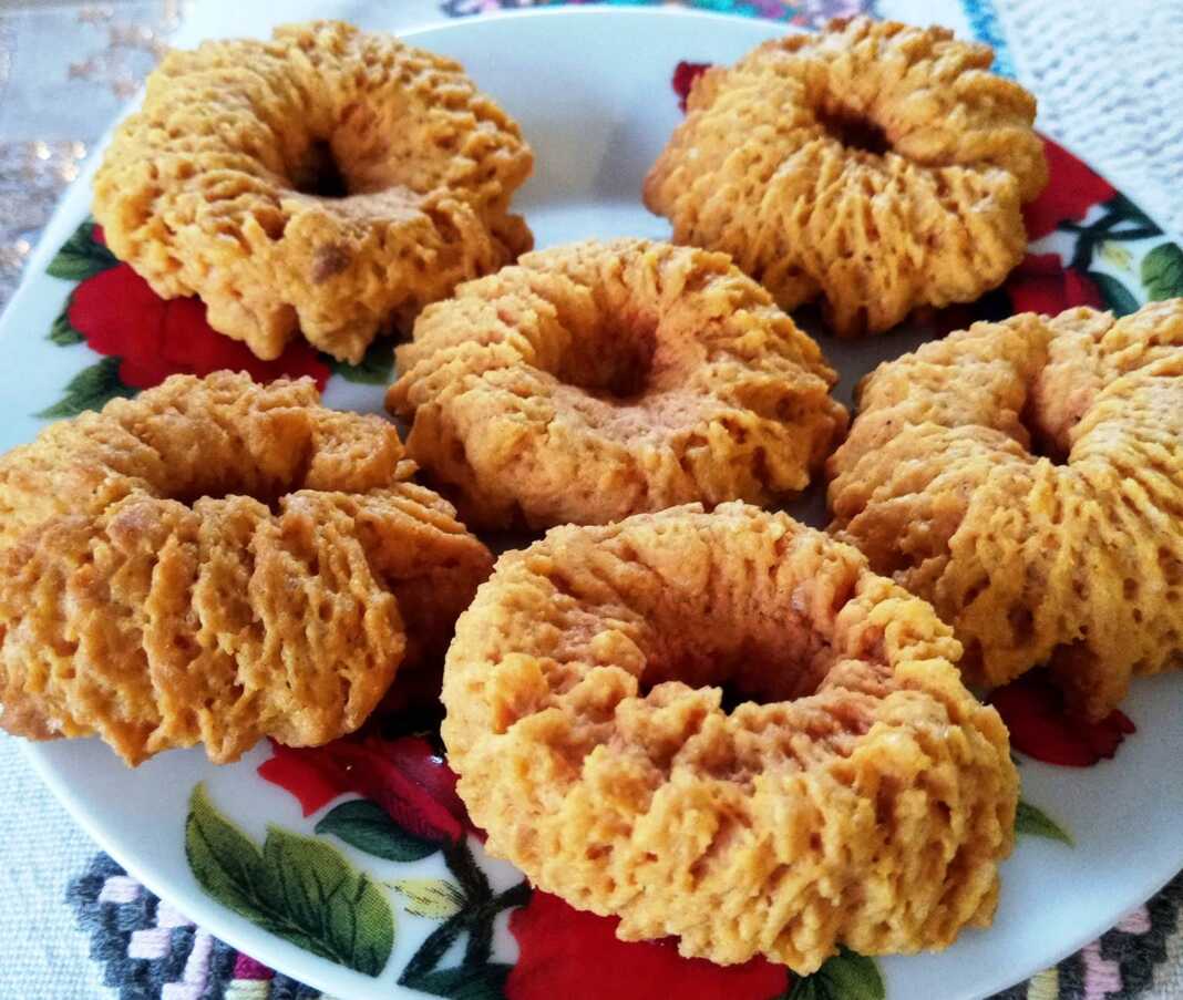 Κουλουράκια σε τρεις γεύσεις