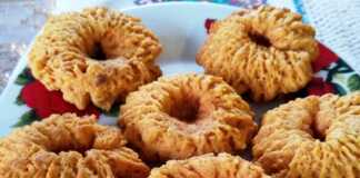 Κουλουράκια σε τρεις γεύσεις