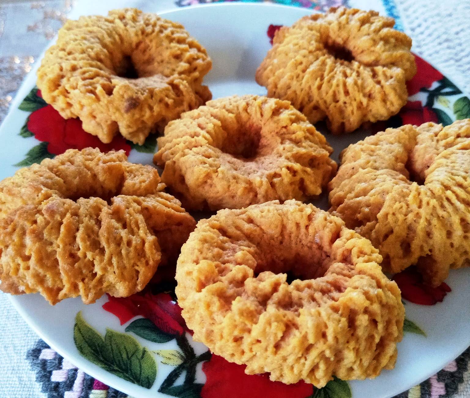 Κουλουράκια σε τρεις γεύσεις