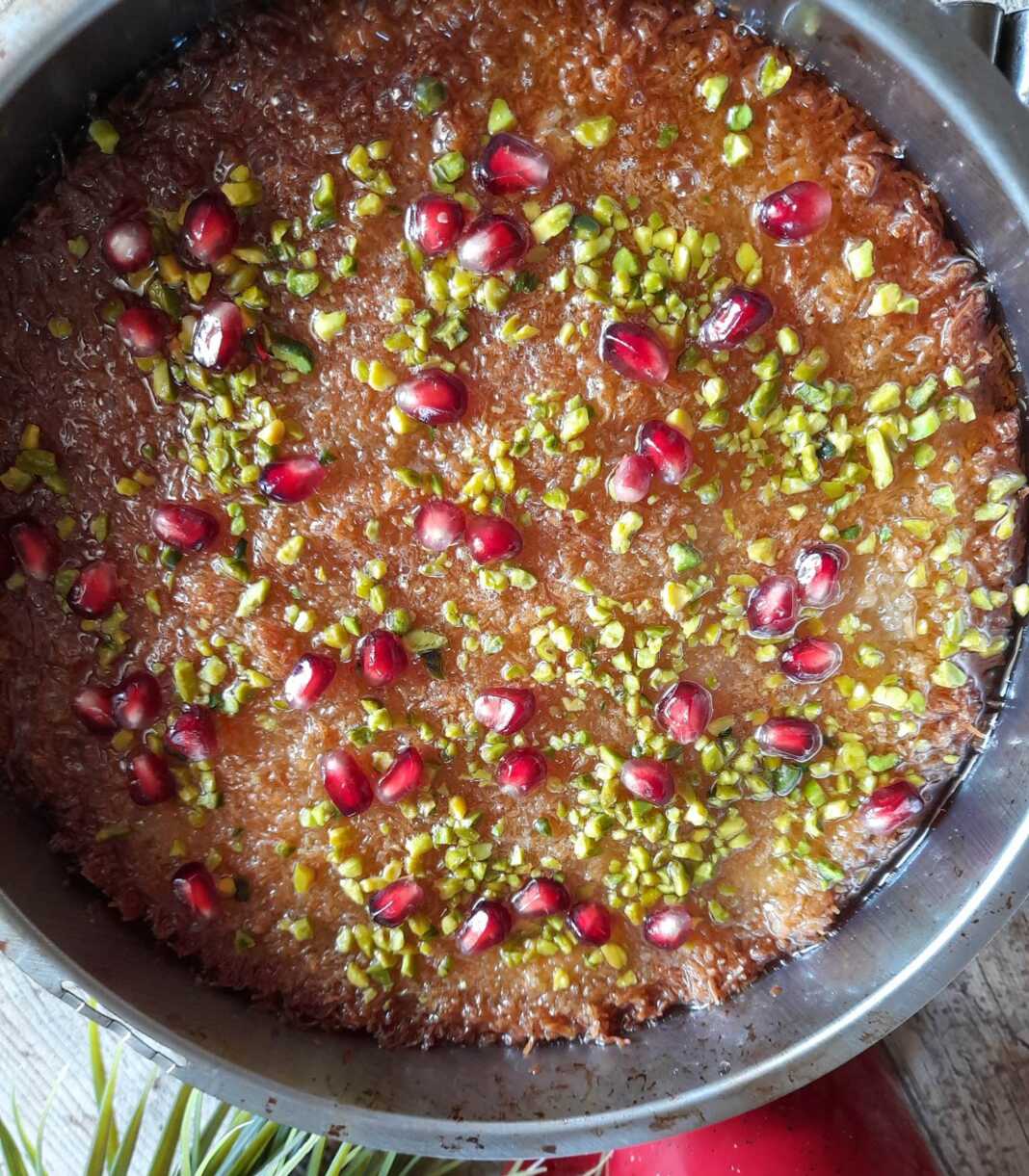 Κανταΐφ και μοτσαρέλα - κουνεφέ. 