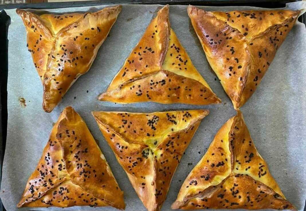 kreatopitakia Κρεατοπιτάκια