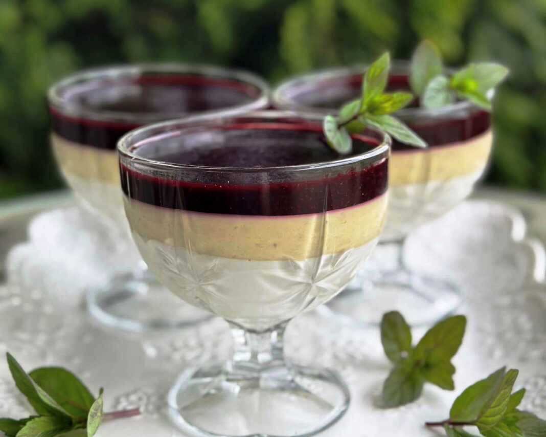 kremampanasZelekerasi Κρέμα μπανάνας με ζελέ κεράσι