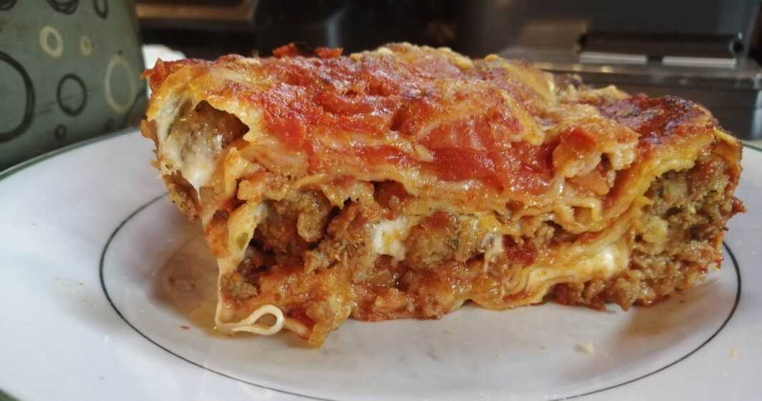 Λαζανια με κεφτεδάκια