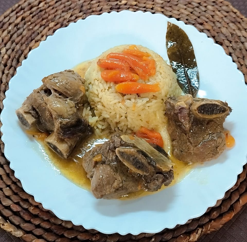 mosxarakiLemonato Λεμονάτο Μοσχαράκι με μανιτάρια και ρύζι