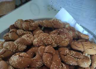 Μουστοκούλουρα με πετιμέζι