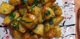 Πατάτες σε γάστρα ή σε ταψί Πατάτες σε γάστρα ή σε ταψί