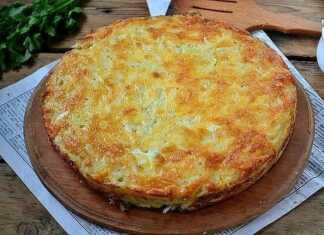 Τριμμένη πατατόπιτα με τυρί και σκόρδο
