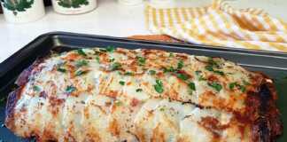 Ρολό Πατάτας γεμιστό με σπανάκι, ανθότυρο, κιμά και σάλτσα ντομάτας