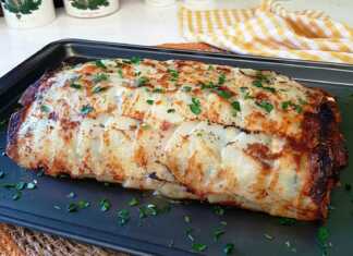 Ρολό Πατάτας γεμιστό με σπανάκι, ανθότυρο, κιμά και σάλτσα ντομάτας