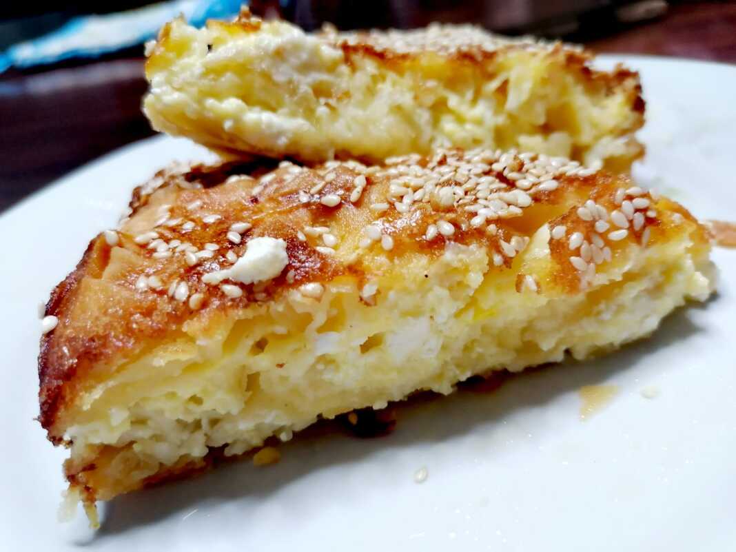 mde Τυρόπιτα με μπεσαμέλ και τυρί