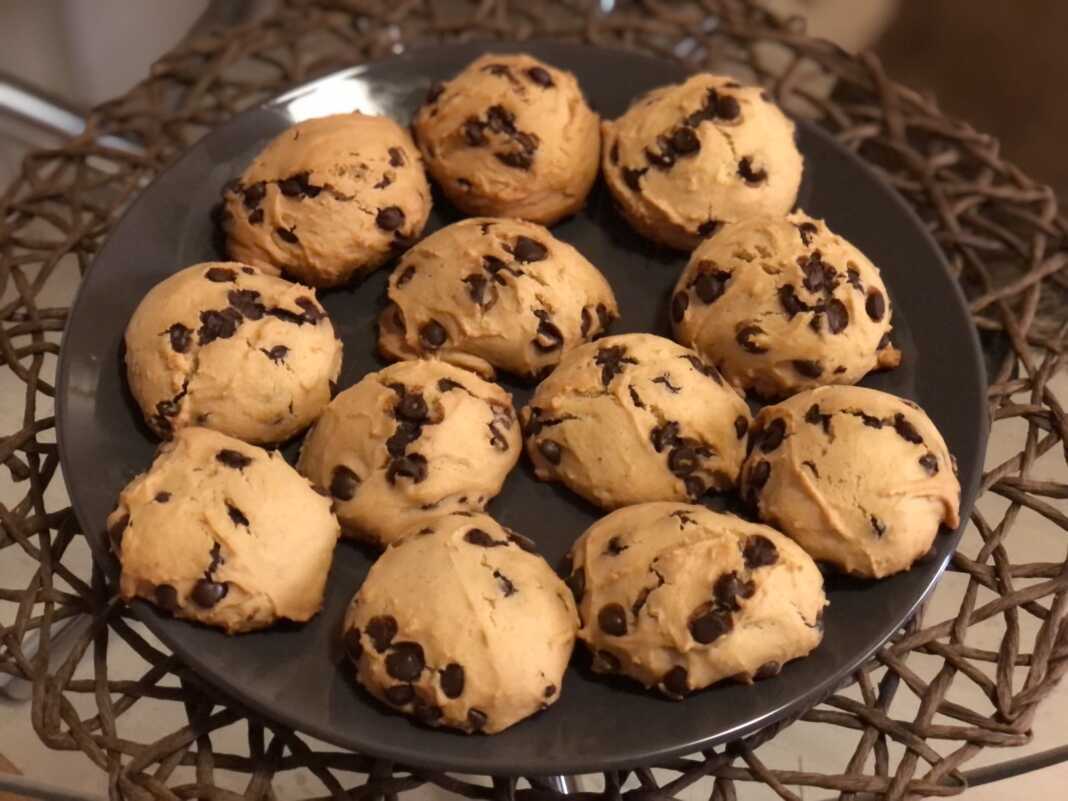 Μπισκότα με σταγόνες σοκολάτας