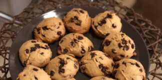 Μπισκότα με σταγόνες σοκολάτας