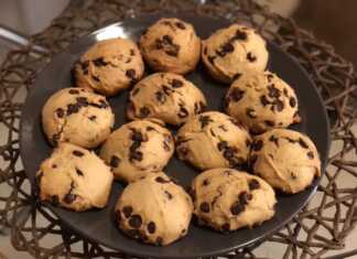 Μπισκότα με σταγόνες σοκολάτας