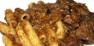 Πένες με κοκκινιστό αγριογούρουνο