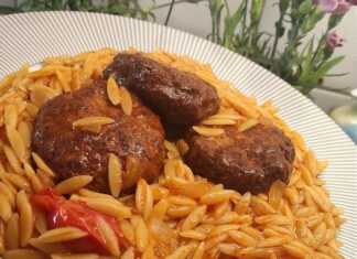 Συνταγή για πεντανόστιμο Γιουβέτσι με αφράτους μοσχαρίσιους κεφτέδες και κριθαράκι σε πλούσια, αρωματική σάλτσα ντομάτας. Ένα χορταστικό και εξαιρετικά νόστιμο πιάτο για το καθημερινό ή επίσημο οικογενειακό τραπέζι.