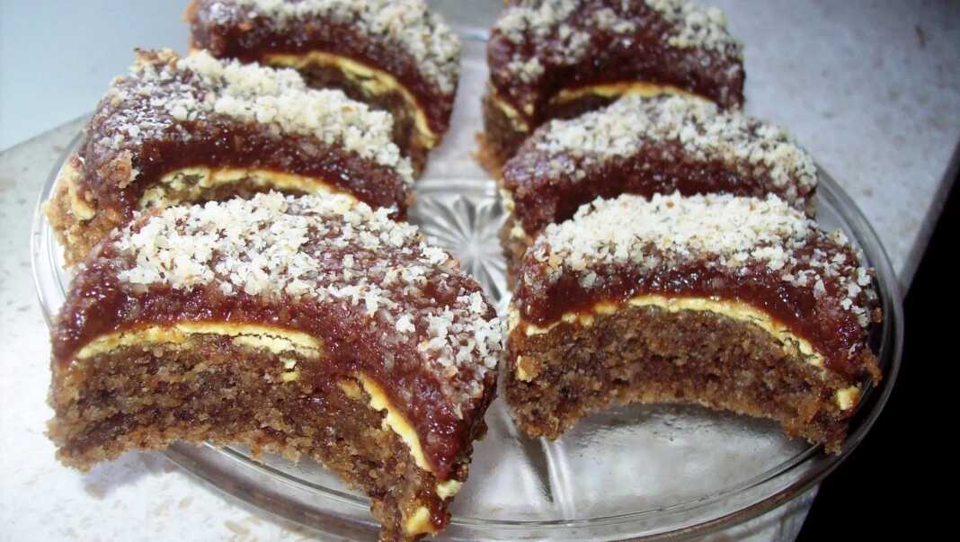 misofeggara Μισοφέγγαρα με ξηρούς καρπούς