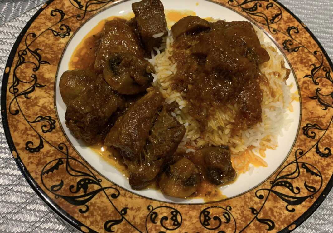 mosxariManitaria1 Μοσχαράκι με μανιτάρια και ρύζι