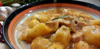 Κοτόπουλο με πατάτες στην κατσαρόλα