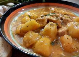 Κοτόπουλο με πατάτες στην κατσαρόλα