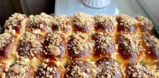 Ψωμάκια με γέμιση κεράσι