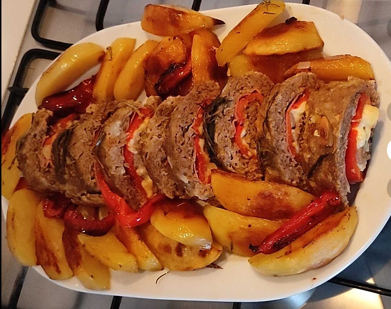 Ρολό κιμά γεμιστό