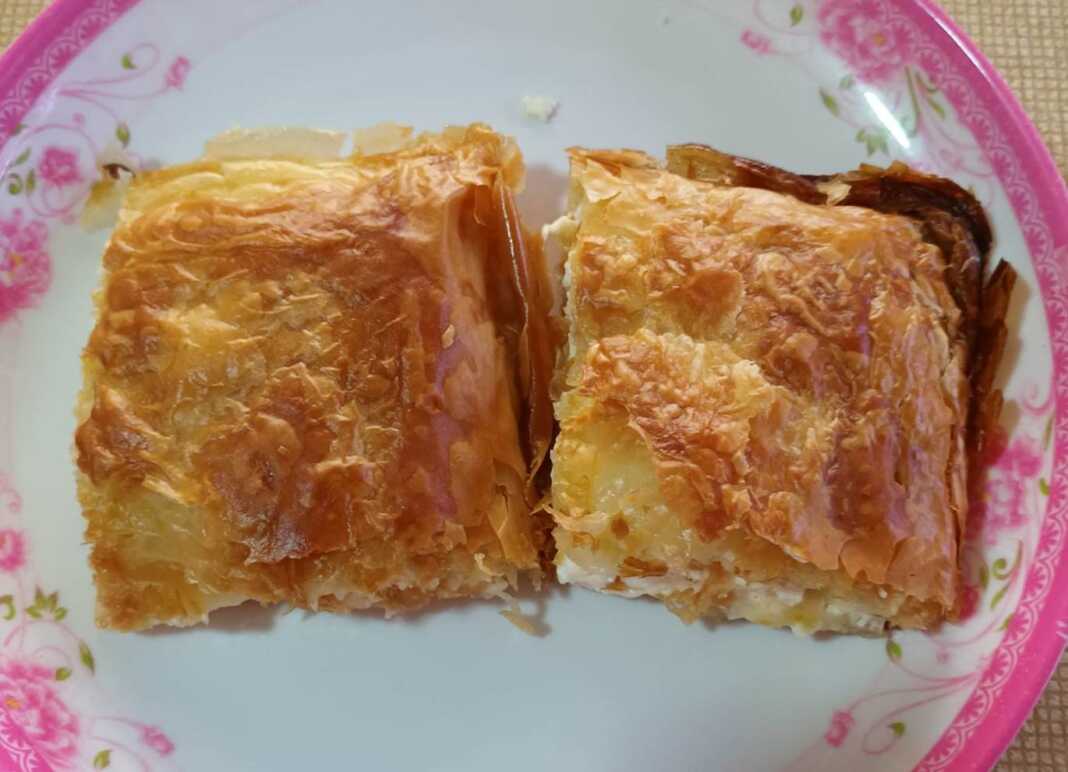 tiropitaFiloKroustas1 Τυρόπιτα με φύλλο κρούστας