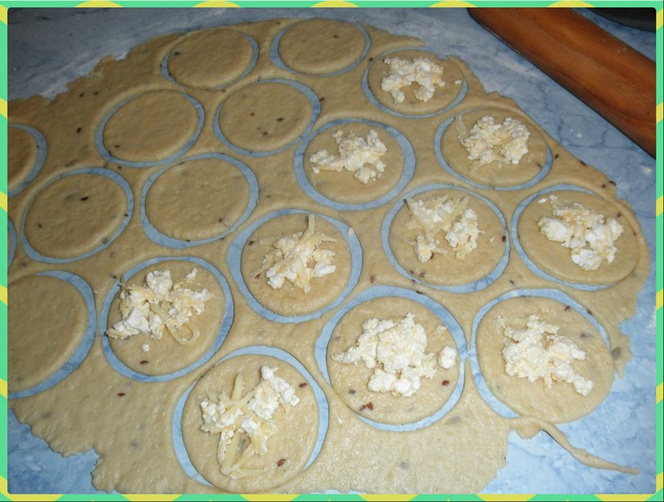 Τυροπιτάκια φούρνου με ζύμη γιαουρτιού