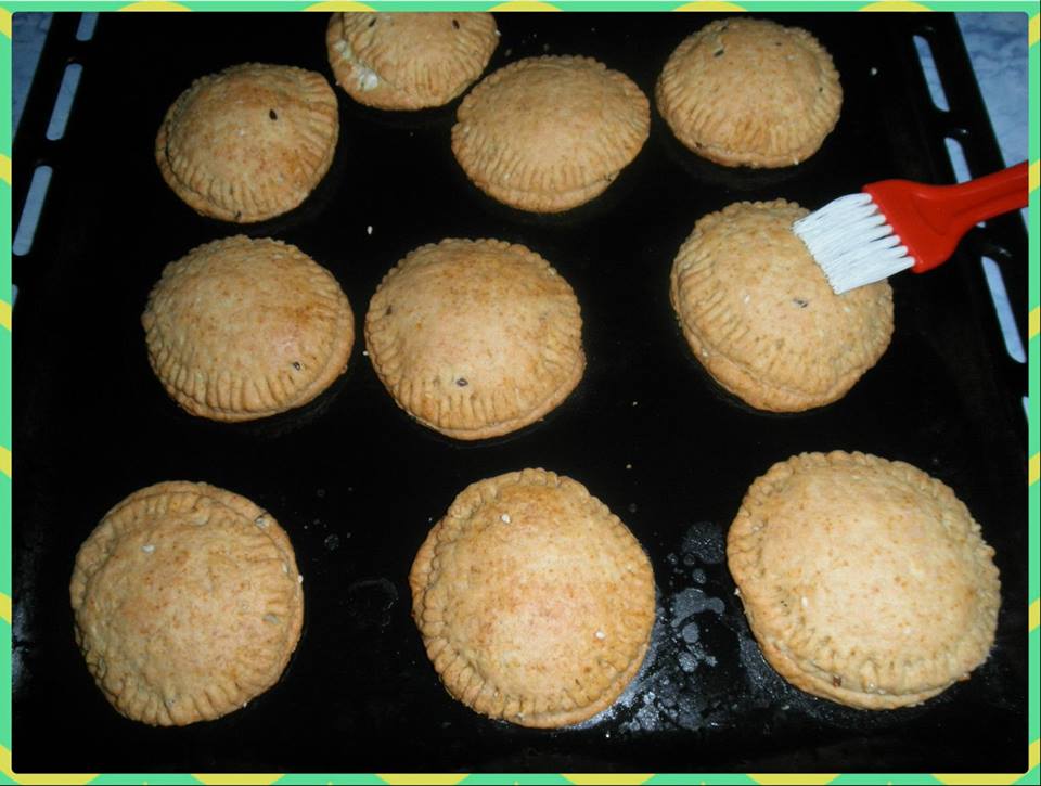 Τυροπιτάκια φούρνου με ζύμη γιαουρτιού