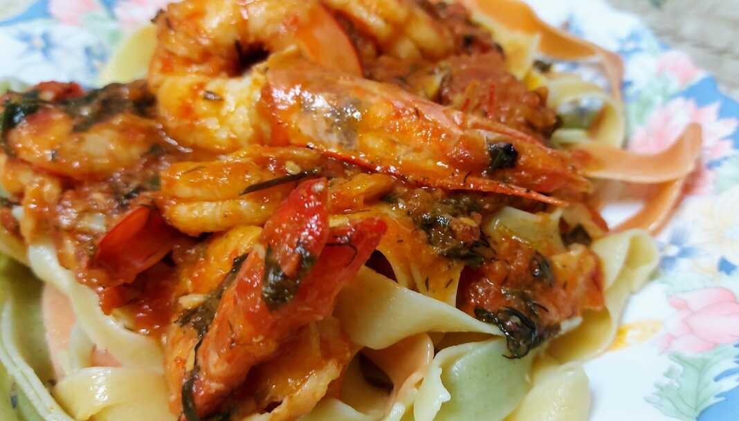 garidomakaronada Γαριδομακαρονάδα