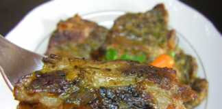 Ζουμερές χοιρινές μπριζόλες στο φούρνο Χοιρινές μπριζόλες στο φούρνο