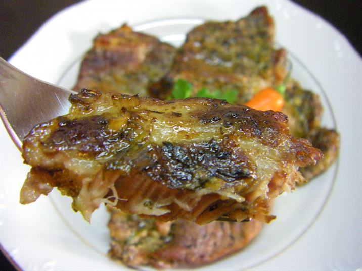 Χοιρινές μπριζόλες στο φούρνο